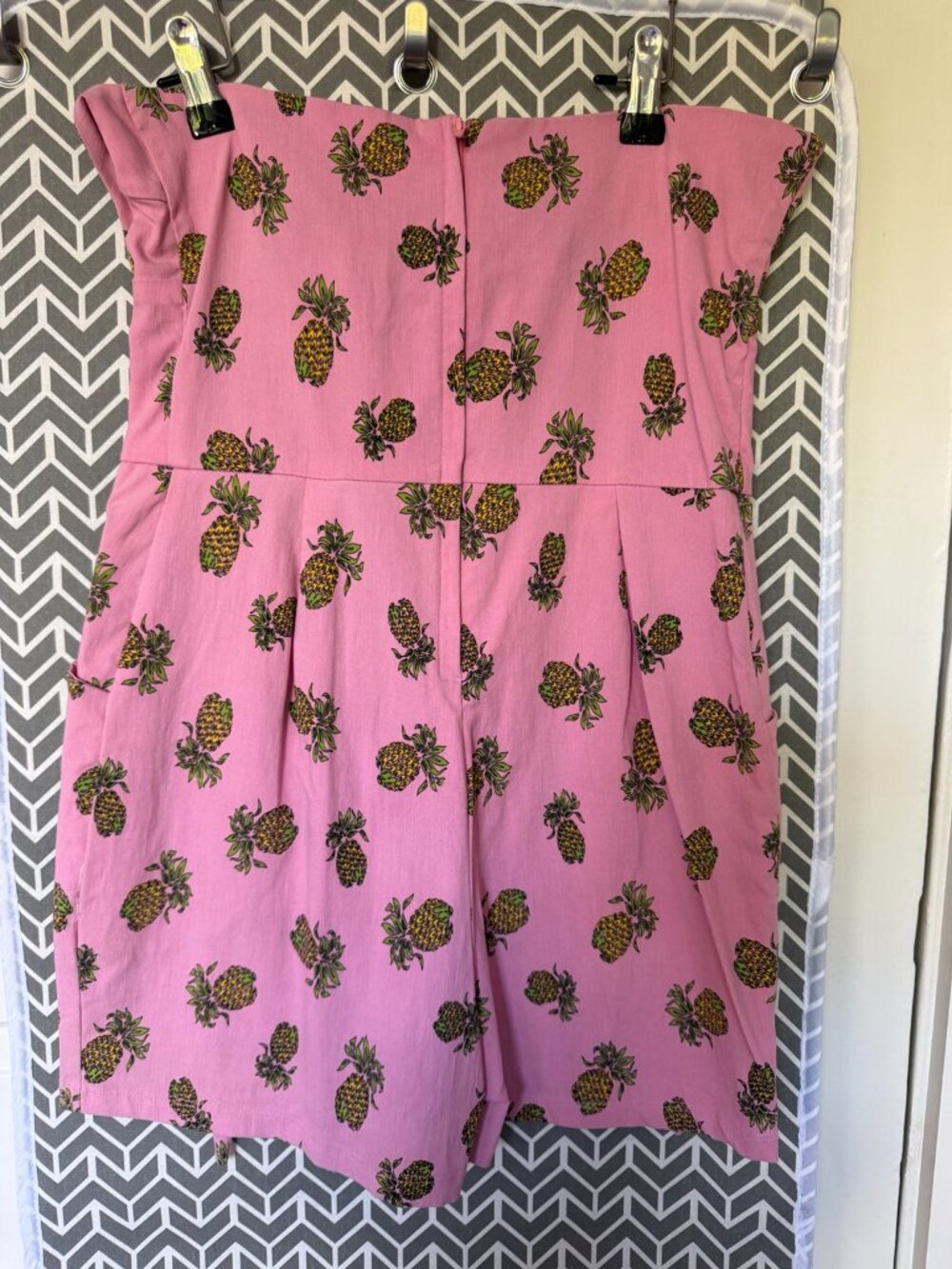Bettie Page Pineapple Halter Romper Size M Retro Pinup Tie Neck - Picture 3 of 4